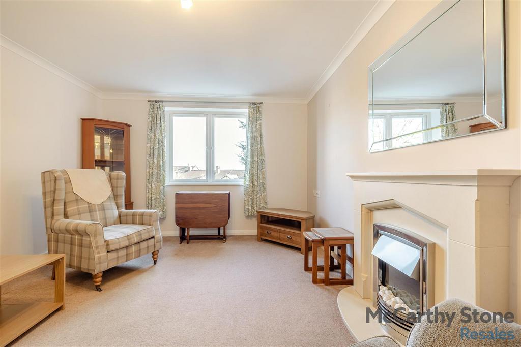 8680519-interior13.jpg