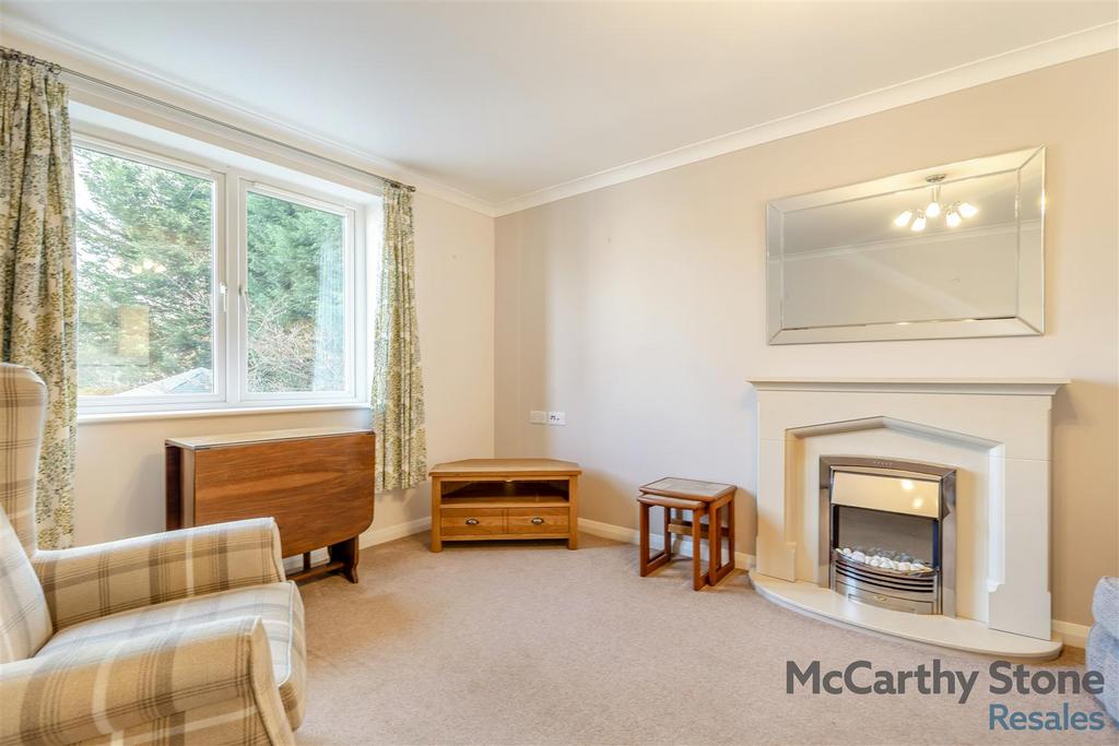 8680519-interior14.jpg