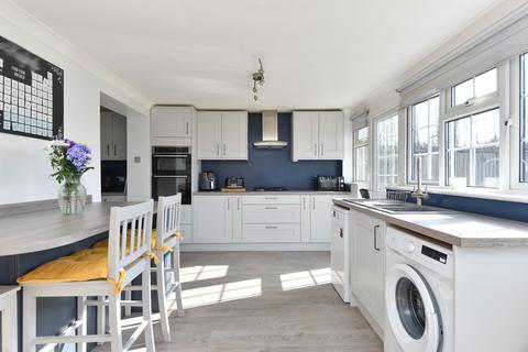3 bedroom end of terrace house for sale, Riversdale Road, Ashford