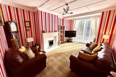 3 bedroom semi-detached house for sale, Grantham Avenue, Park Road