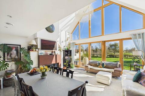 4 bedroom detached house for sale, La Rue Des Friquettes, St Saviour