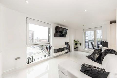 1 bedroom flat for sale, Prestons Road, London E14