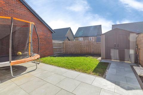 4 bedroom semi-detached house for sale, Hemingway Loke, Tattenhoe Park, Milton Keynes, Buckinghamshire, MK4