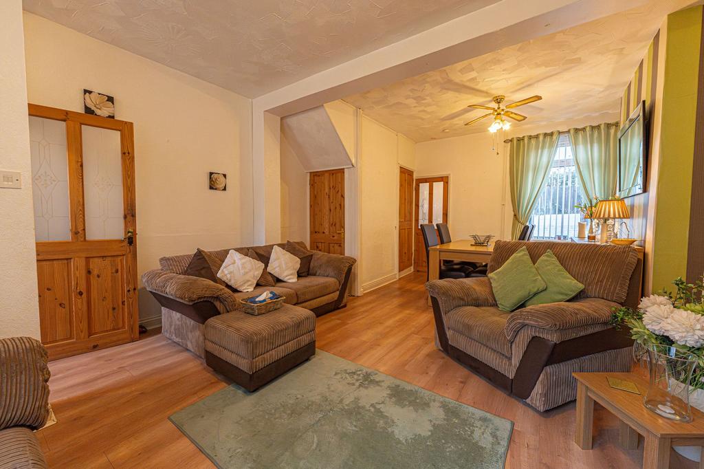 Living/dining room