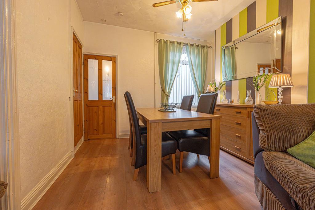 Living/dining room