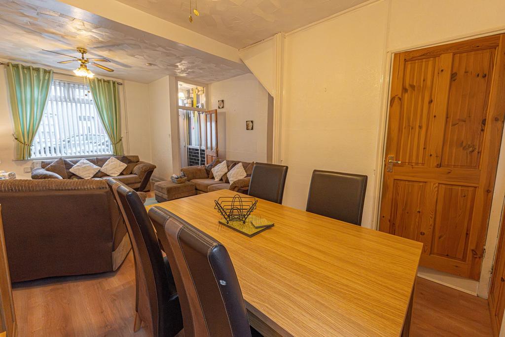 Living/dining room