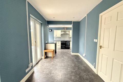 2 bedroom semi-detached house for sale, School Road, Brierley Hill