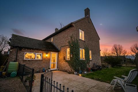 3 bedroom detached house for sale, Sand Lane, Selby, YO8