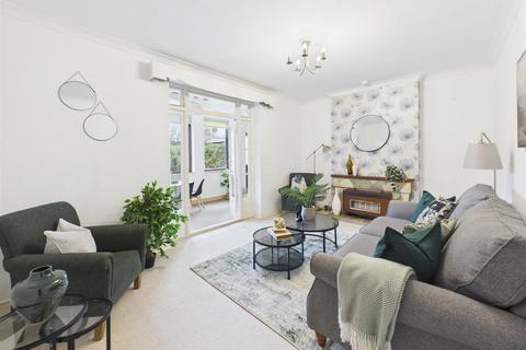 undefined, Old Hatch Manor, Ruislip HA4