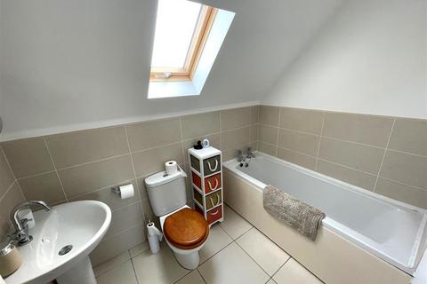 3 bedroom semi-detached house for sale, Bayfield, West Allotment, Newcastle Upon Tyne