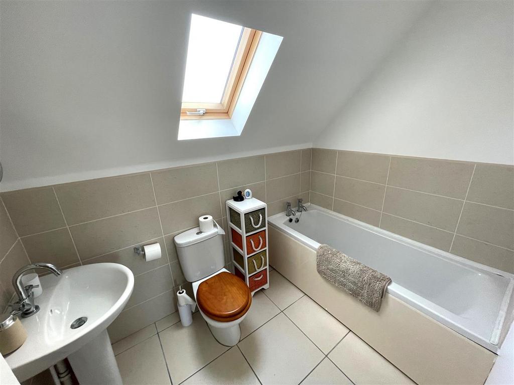 Bathroom.jpg