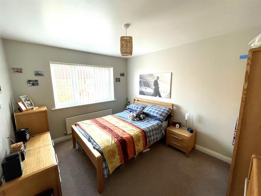 Bed 1.jpg