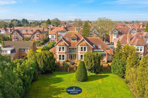 undefined, Warwick Avenue, Coventry CV5
