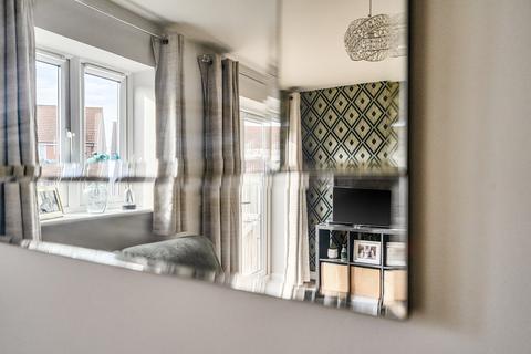 2 bedroom semi-detached house for sale, Heather Gardens, Pontefract, WF8