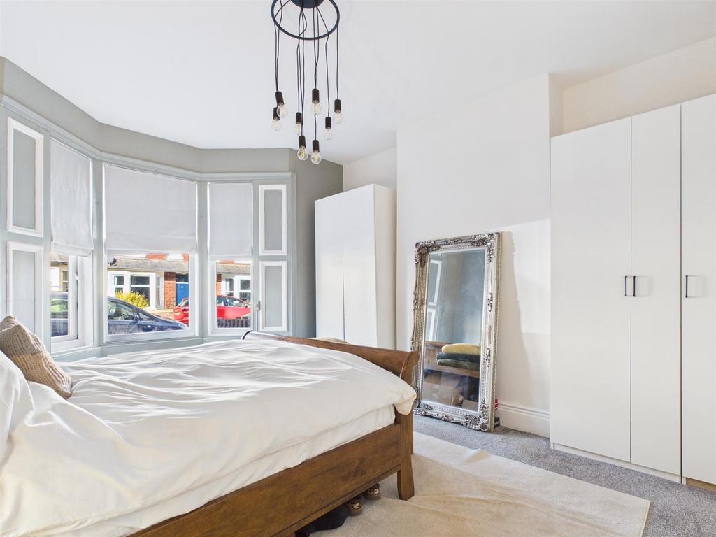 Bed 1.jpg