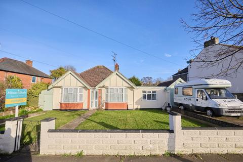 5 bedroom detached bungalow for sale, Kirkley Park Road, Lowestoft