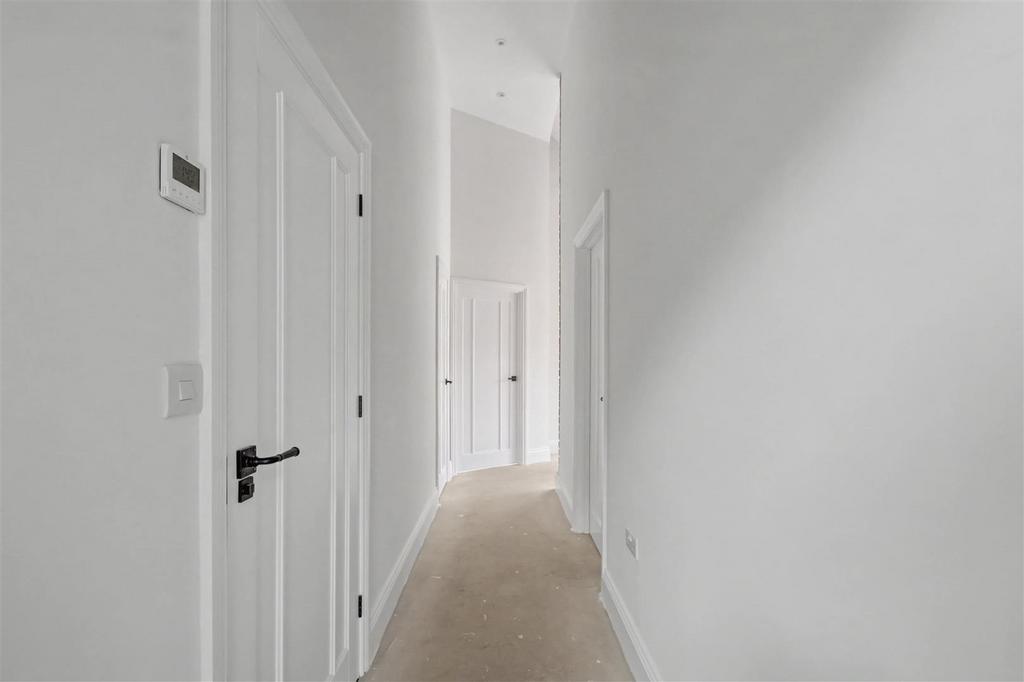 Hallway 2.jpeg