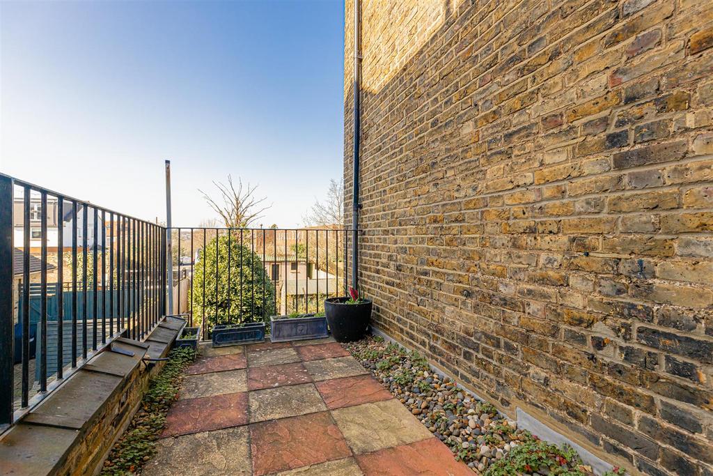 Hillfield Road (19).jpg