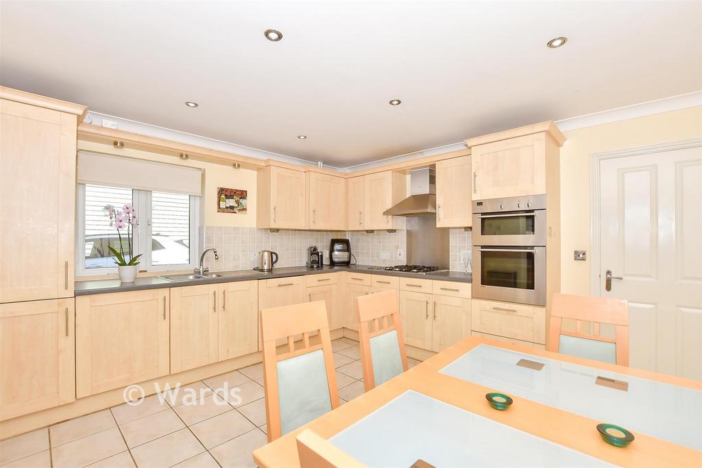 Kitchen/Breakfast Area
