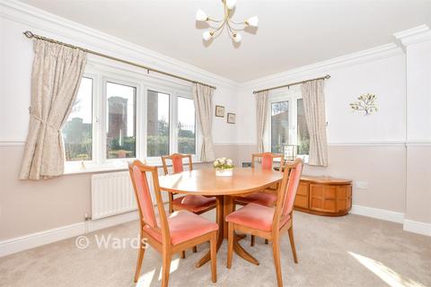 undefined, The Lakes, Larkfield, Kent