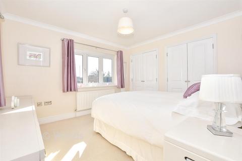 3 bedroom detached house for sale, The Lakes, Larkfield, Kent