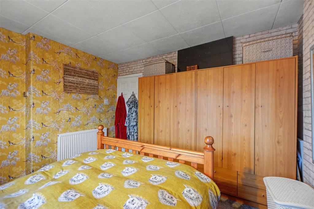 Bedroom 1 2.jpeg