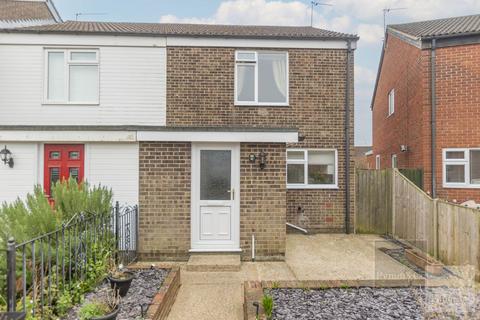 3 bedroom end of terrace house for sale - Cedar Avenue, Norwich NR10