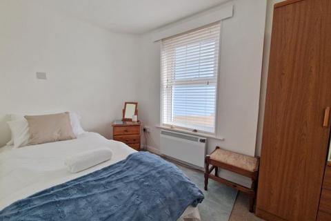 3 bedroom flat for sale, St. Andrews Road, Exmouth, EX8 1AT