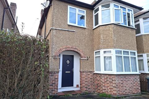 1 bedroom apartment to rent, Grove Crescent, Kingston Upon Thames, KT1