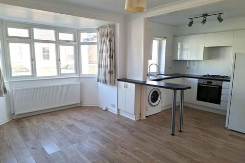 1 bedroom apartment to rent, Grove Crescent, Kingston Upon Thames, KT1