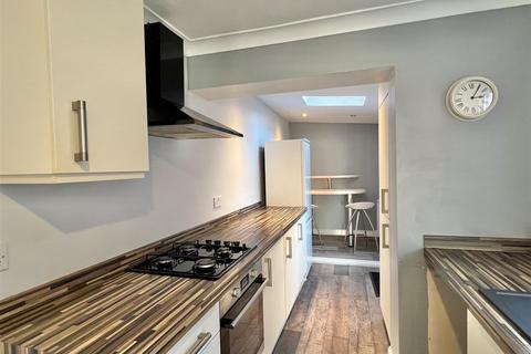 2 bedroom terraced house for sale, Milner Road, Darlington