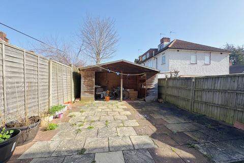 3 bedroom house to rent, Goldbeaters Grove, Edgware, HA8