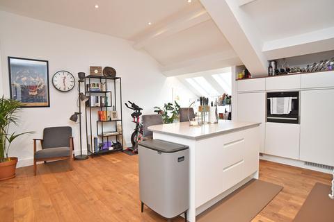 3 bedroom flat for sale, Springfield Avenue, Springfield Court Springfield Avenue, HG1