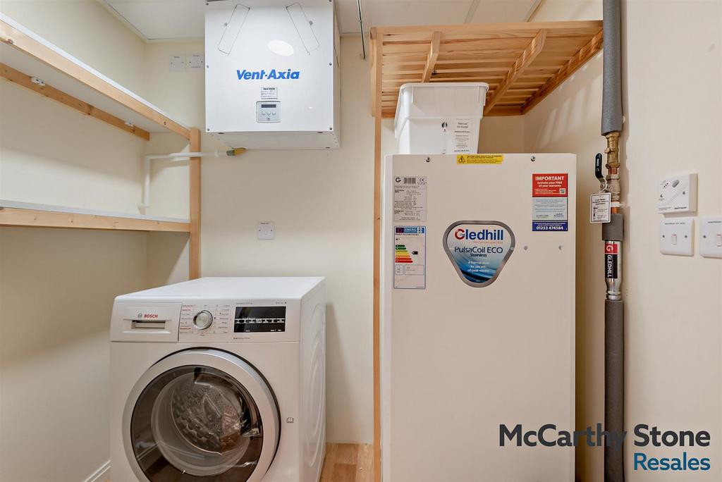 8681010-interior02-800.jpg