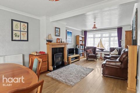 4 bedroom detached house for sale, Eagle Close, Leicester