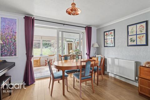 4 bedroom detached house for sale, Eagle Close, Leicester