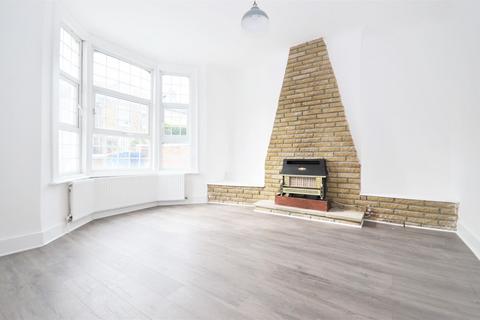 6 bedroom terraced house to rent, Gloucester Road, Acton Central, W3 8PD