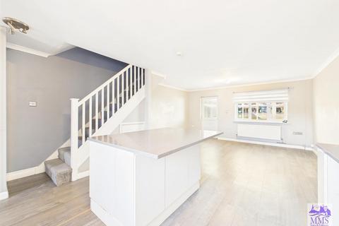 6 bedroom end of terrace house for sale, Bader Crescent, Chatham