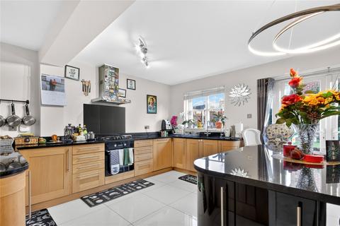 4 bedroom semi-detached house for sale, Munday Court, Binfield, Bracknell, Berkshire, RG42