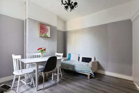 undefined, Lonsdale Avenue, East Ham, London, E6