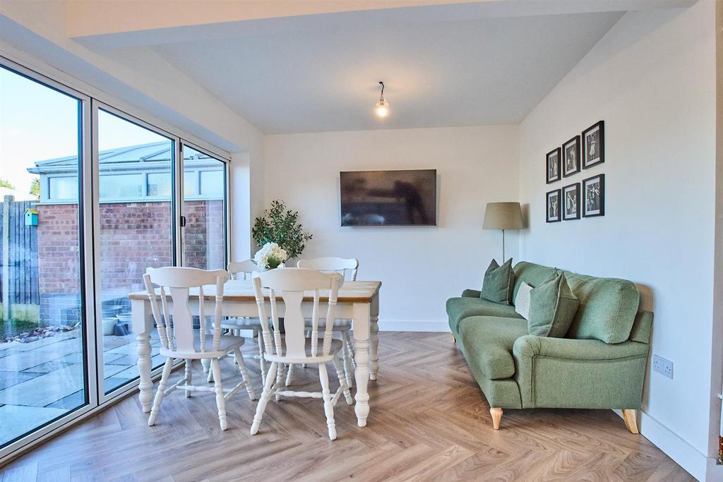 Open Plan Living/Dining/Kitchen