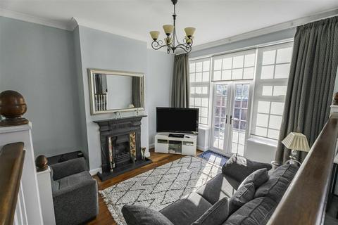 4 bedroom semi-detached house for sale, Mount View Road, North Chingford