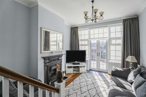 4 bedroom semi-detached house for sale, Mount View Road, North Chingford