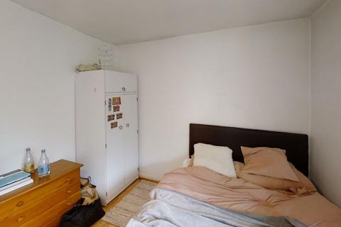 undefined, Guildford Park Avenue, Guildford, GU2