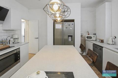 2 bedroom end of terrace house for sale, Oddy Street, Tong, Bradford, BD4 0PR