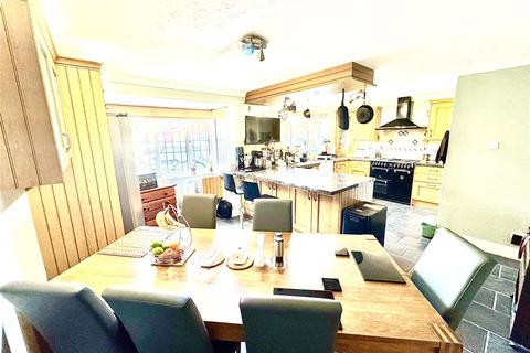 4 bedroom link detached house for sale, Moor End, Holyport, Maidenhead, Berkshire, SL6