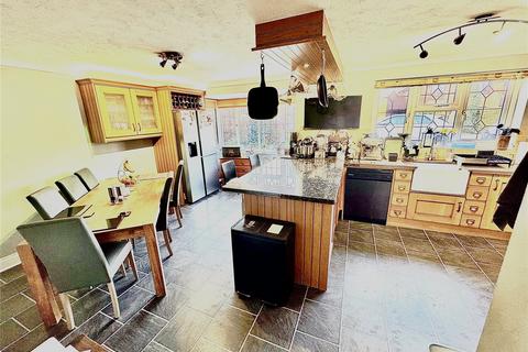 undefined, Moor End, Holyport, Maidenhead, Berkshire, SL6