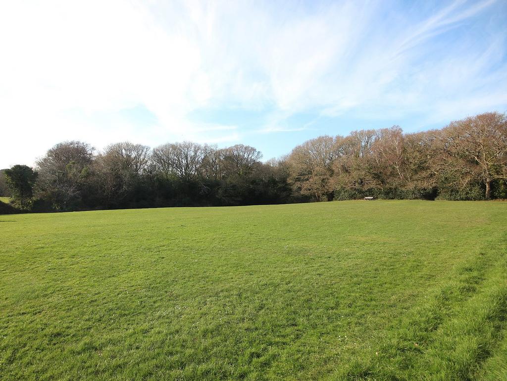 Broadstone Park
