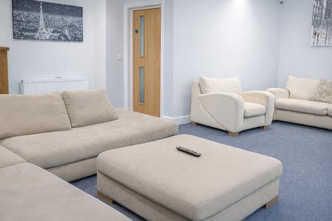 undefined, Available Now - 1 En-Suite Room. Majestic House, Silver Street, Worcester, WR1 2DA