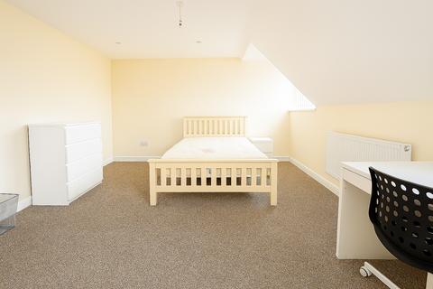 undefined, Available Now - 1 En-Suite Room. Majestic House, Silver Street, Worcester, WR1 2DA